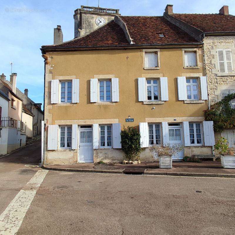 Maison à VEZELAY