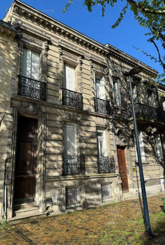 Appartement à BORDEAUX