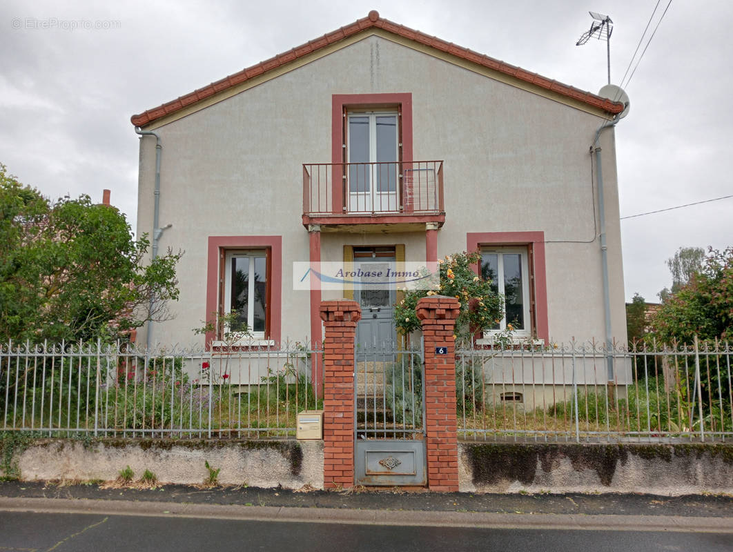 Maison à BRASSAC-LES-MINES