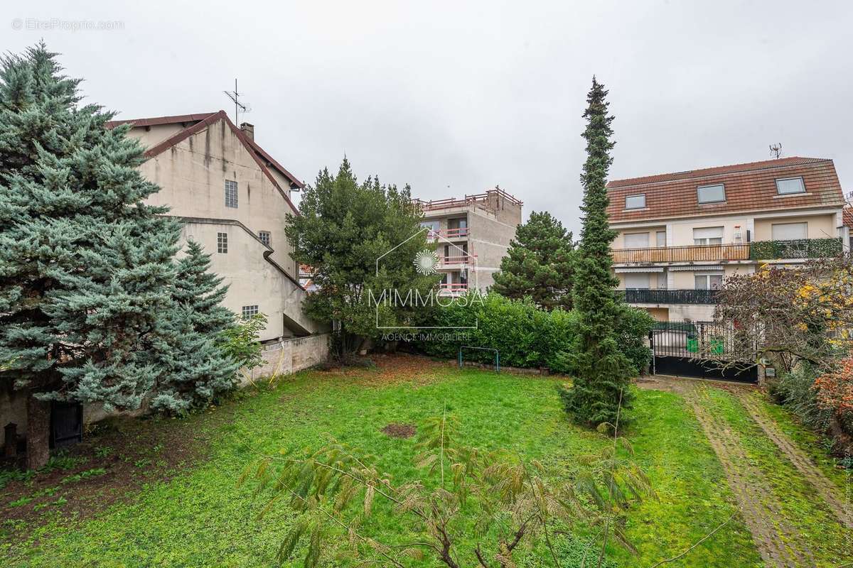 Terrain à LES PAVILLONS-SOUS-BOIS