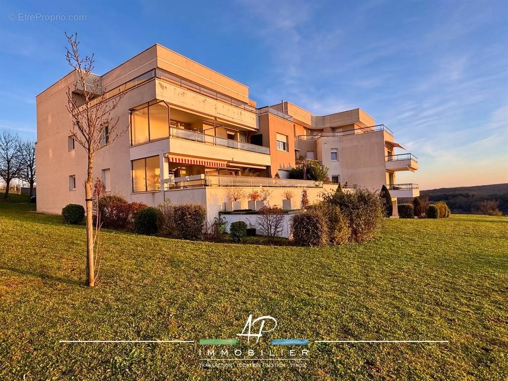 Appartement à MESSIGNY-ET-VANTOUX