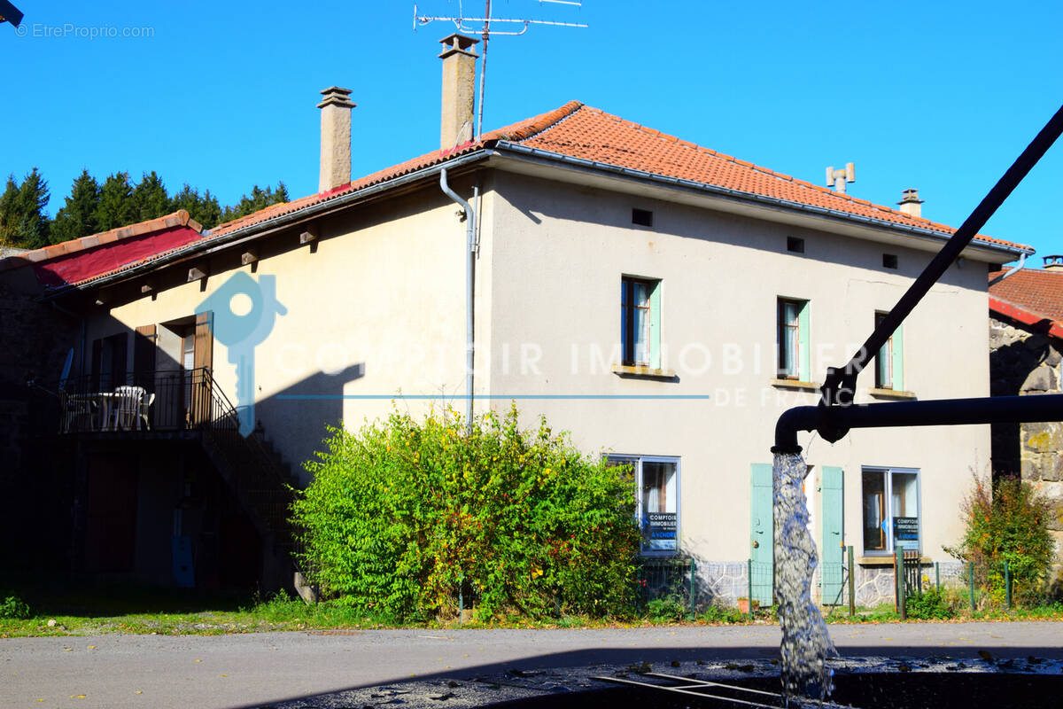 Maison à COUCOURON