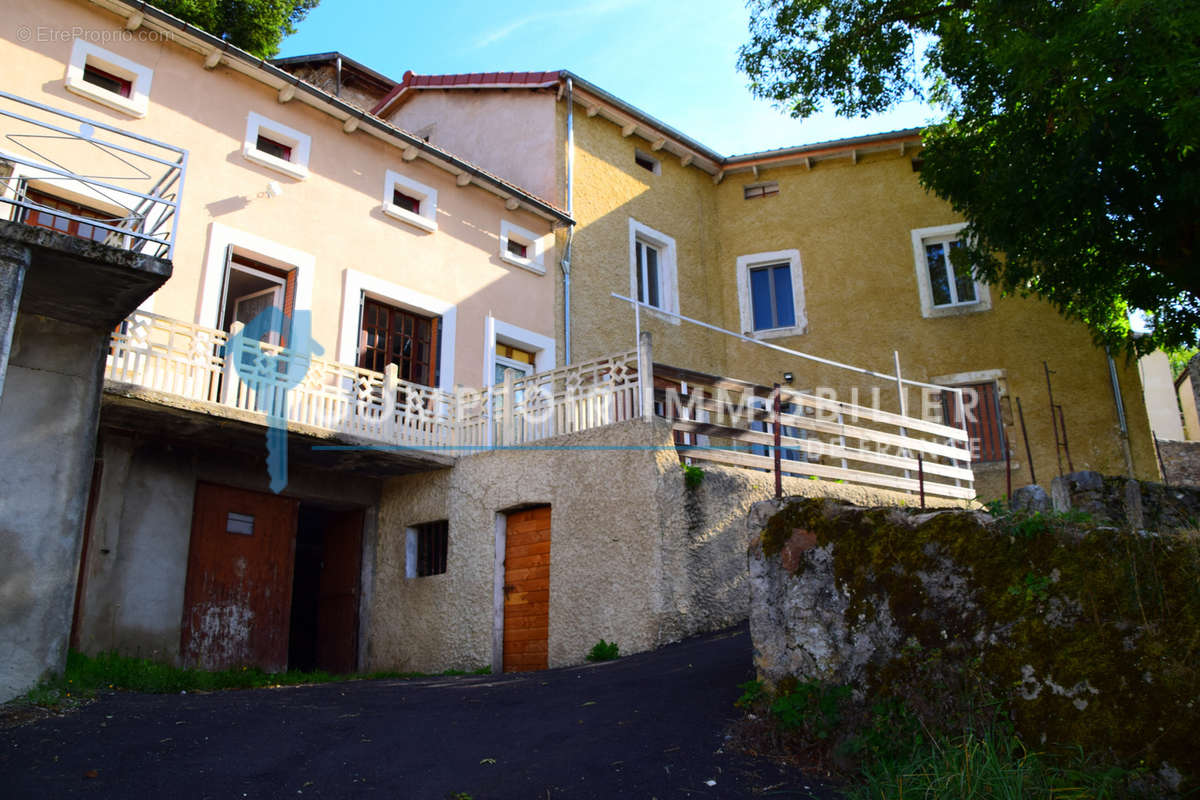 Maison à COUCOURON