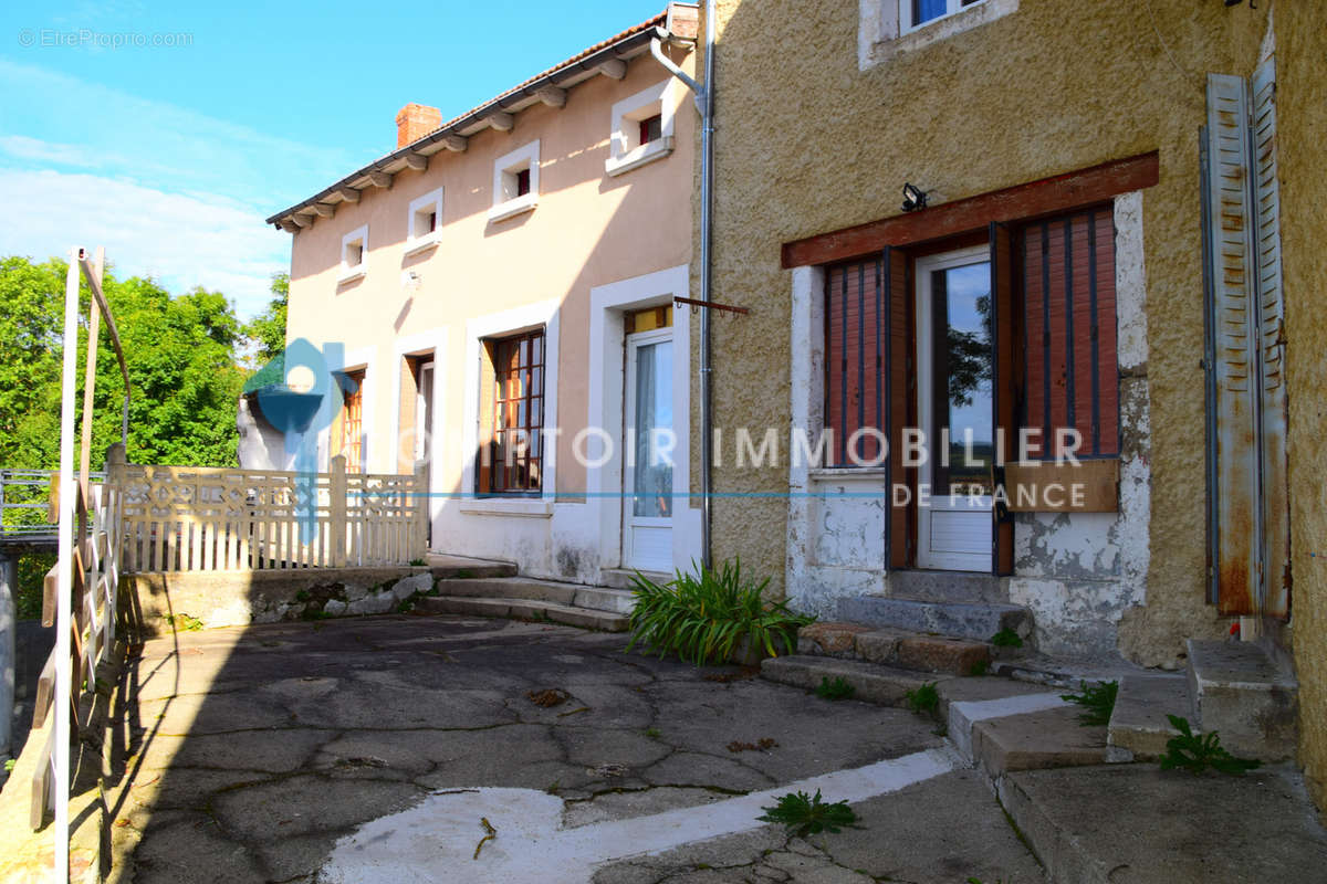 Maison à COUCOURON