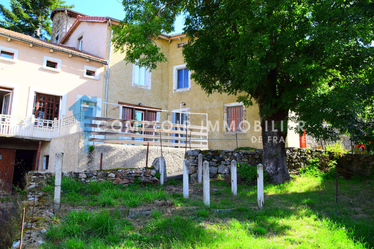 Maison à COUCOURON