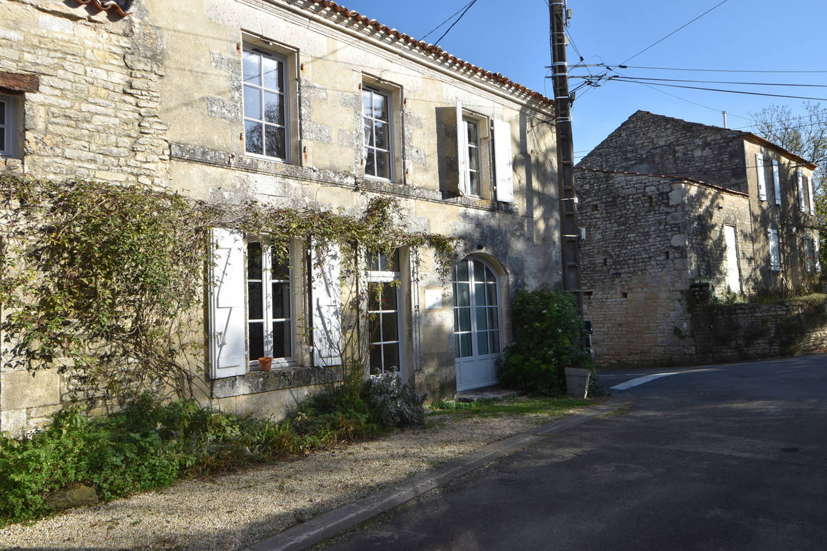 Maison à MAINE-DE-BOIXE