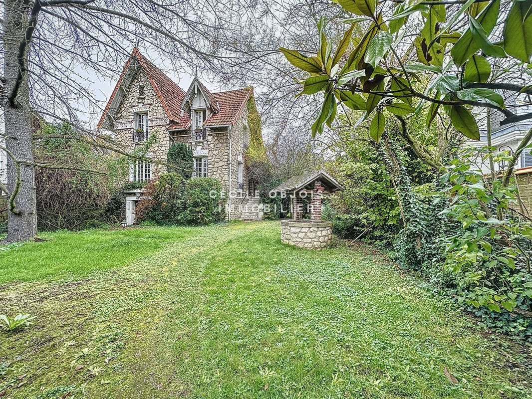 Maison à SAINT-MAUR-DES-FOSSES