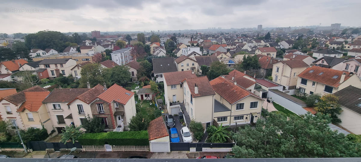 Appartement à LES PAVILLONS-SOUS-BOIS