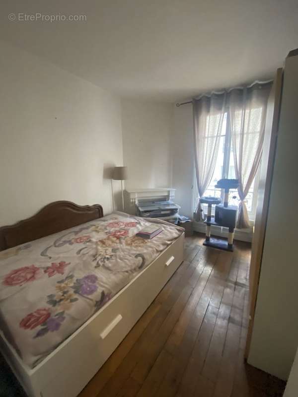 Appartement à COURBEVOIE