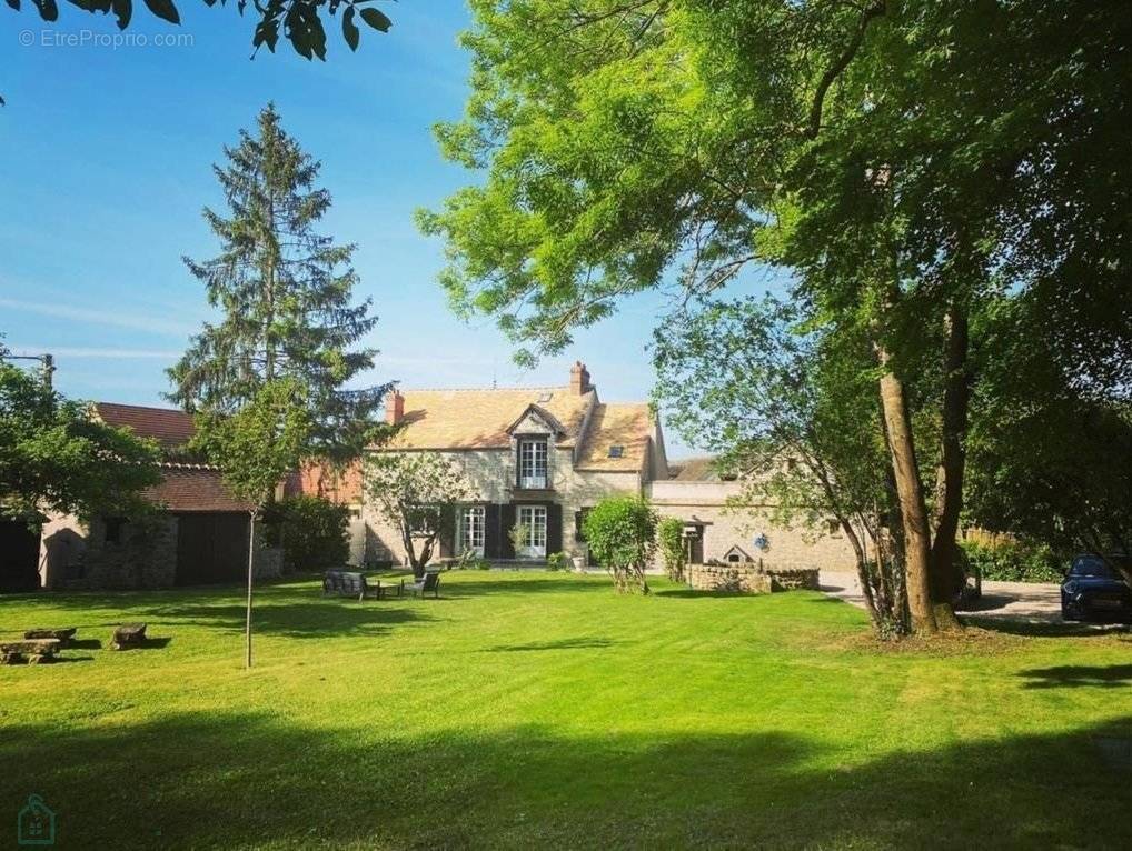 Maison à FONTAINEBLEAU