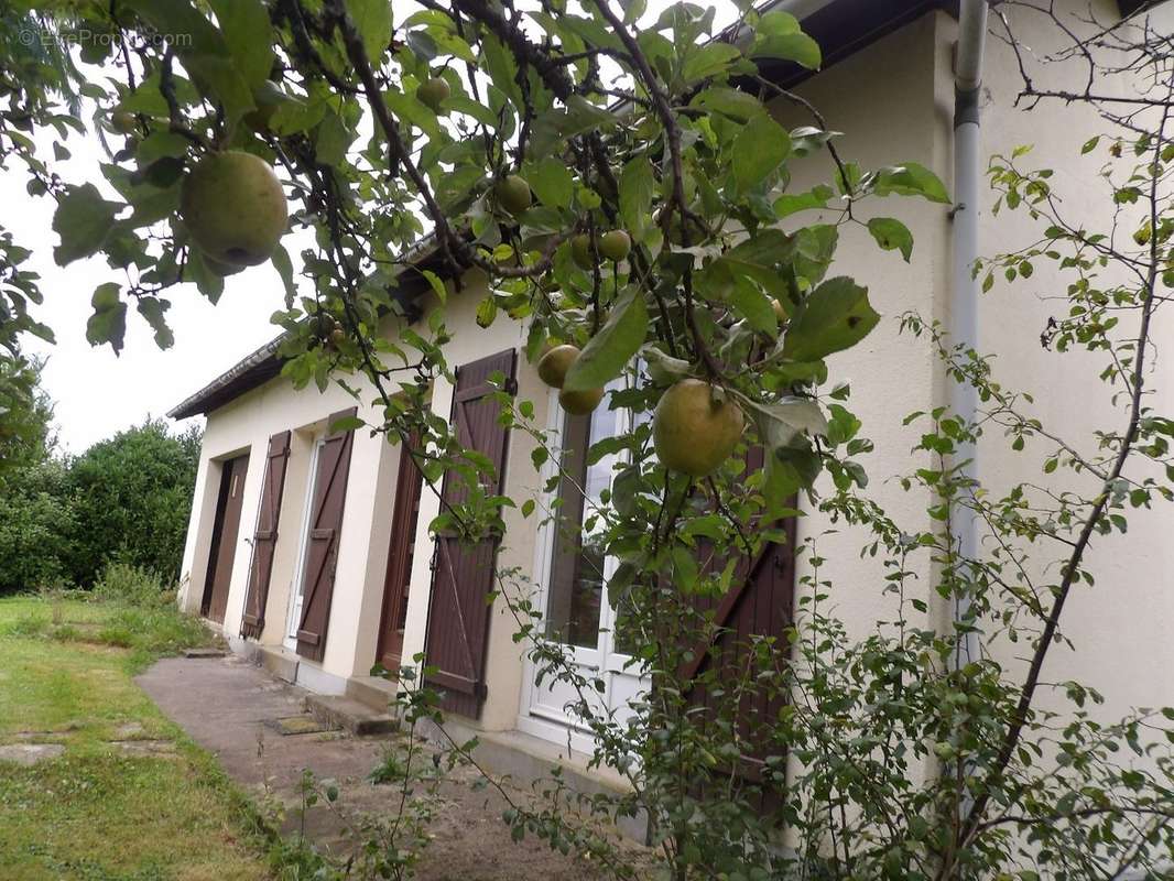 Maison à JUMILHAC-LE-GRAND