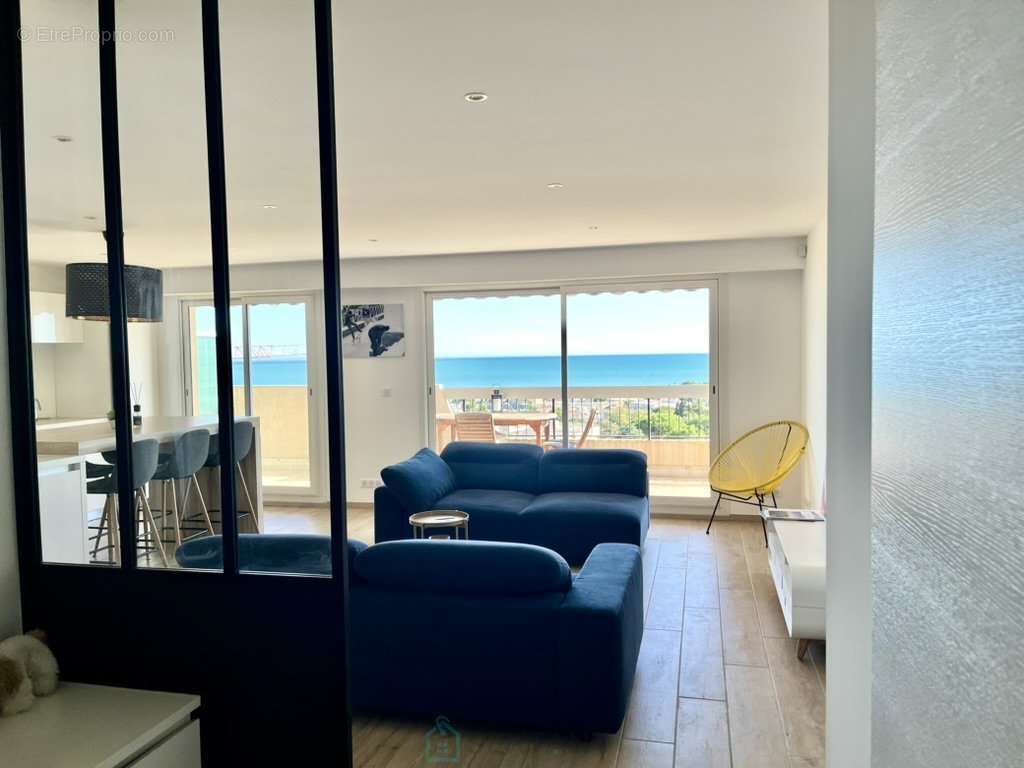 Appartement à VILLENEUVE-LOUBET