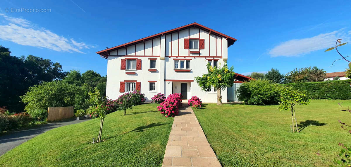 Appartement à VILLEFRANQUE