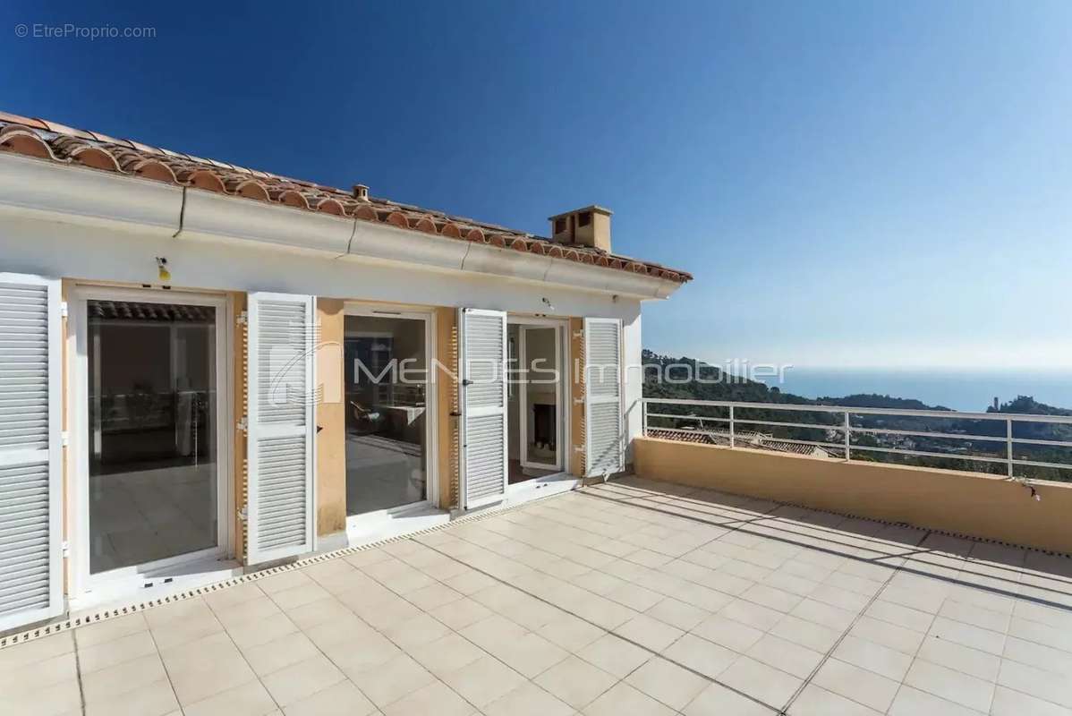 Appartement à EZE