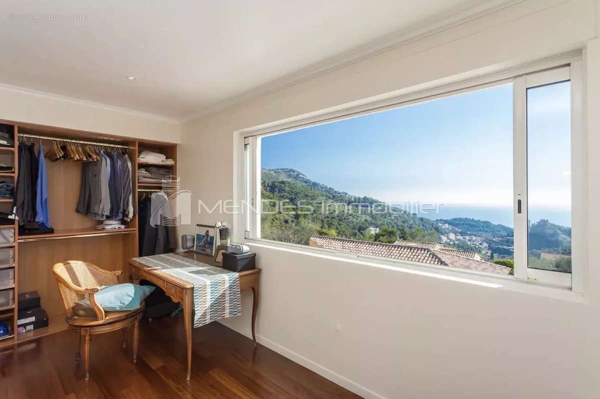 Appartement à EZE