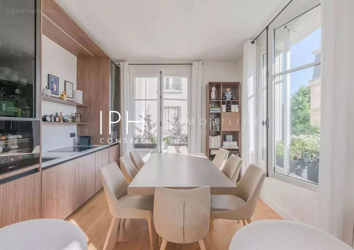 Appartement à NEUILLY-SUR-SEINE