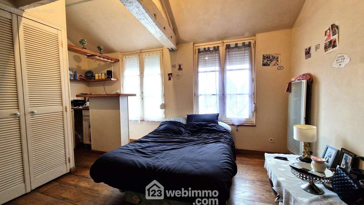 Ce studio de 16 m² est loué 340 euros charges comprises - Appartement à LAON