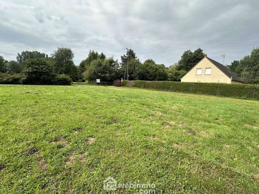 A découvrir rapidement - Terrain à MERLIEUX-ET-FOUQUEROLLES