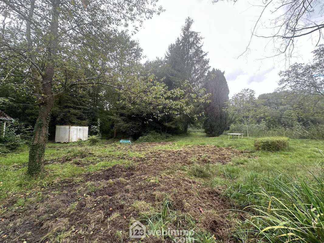 D&#039;une superficie de 15 106m² - Terrain à MERLIEUX-ET-FOUQUEROLLES