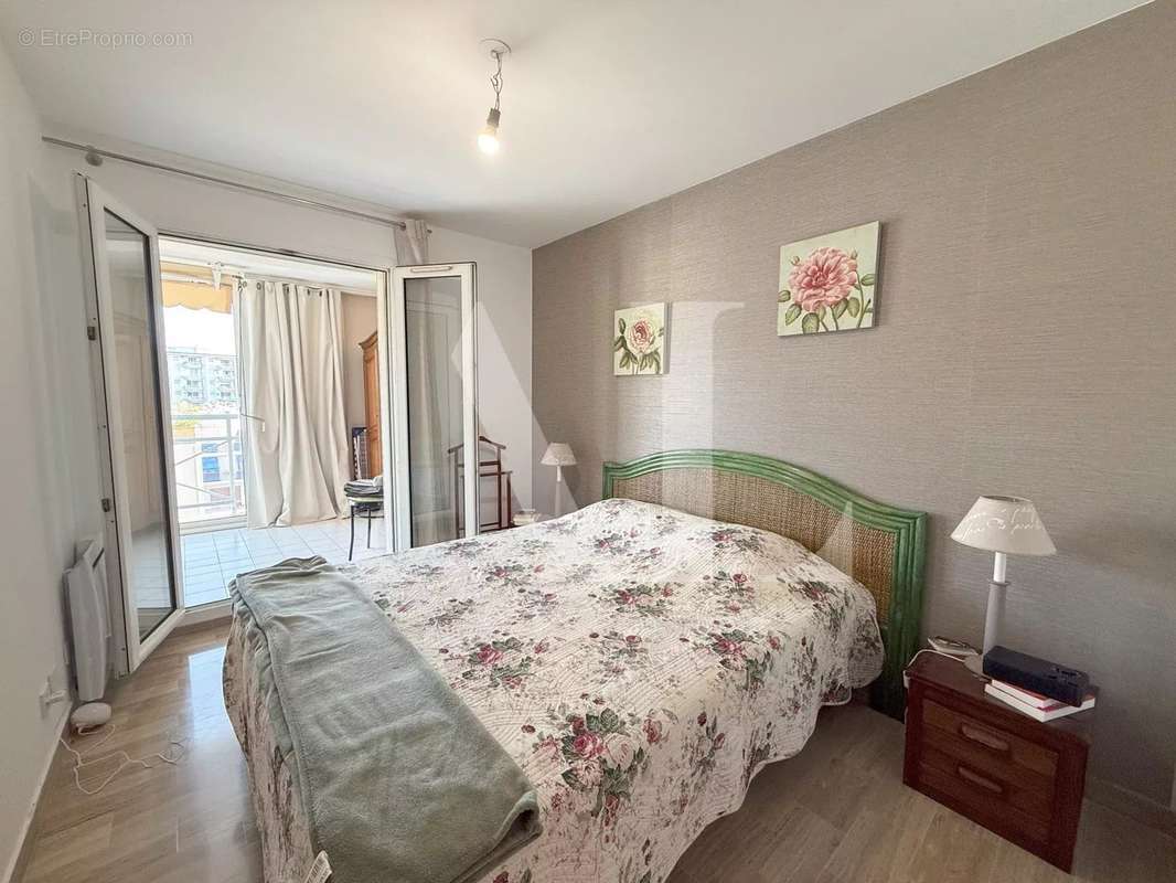 Appartement à VALLAURIS