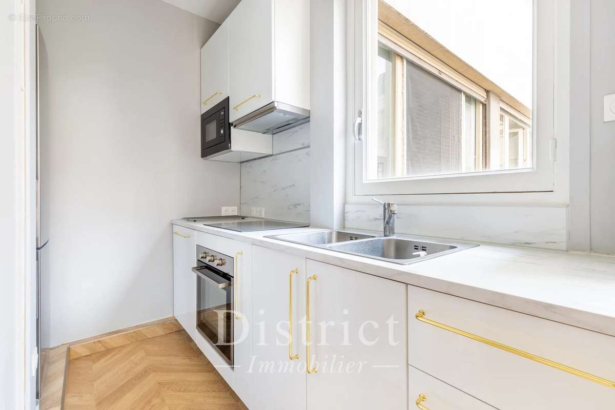 Appartement à PARIS-8E