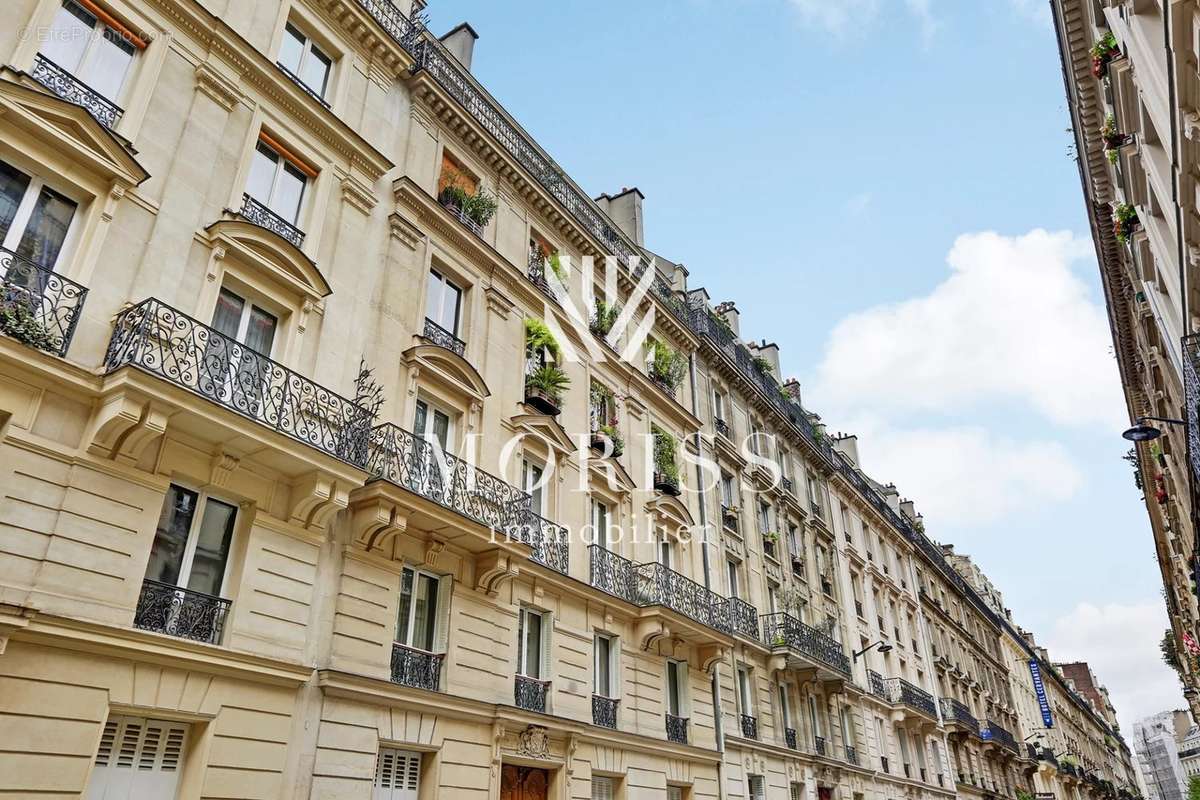 Appartement à PARIS-8E