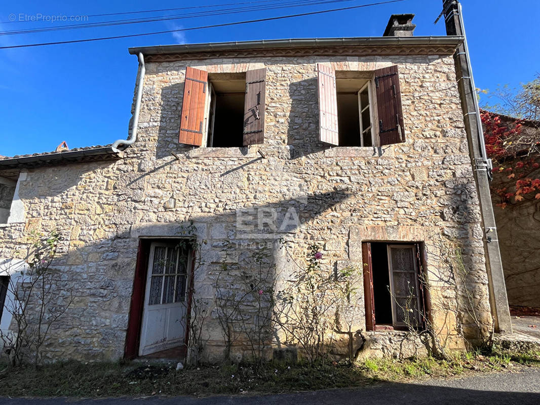 Maison à COULAURES