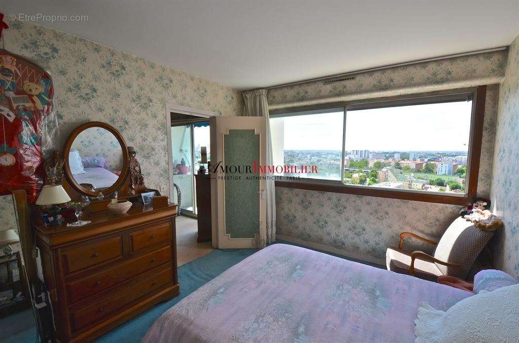 Appartement à COLOMBES