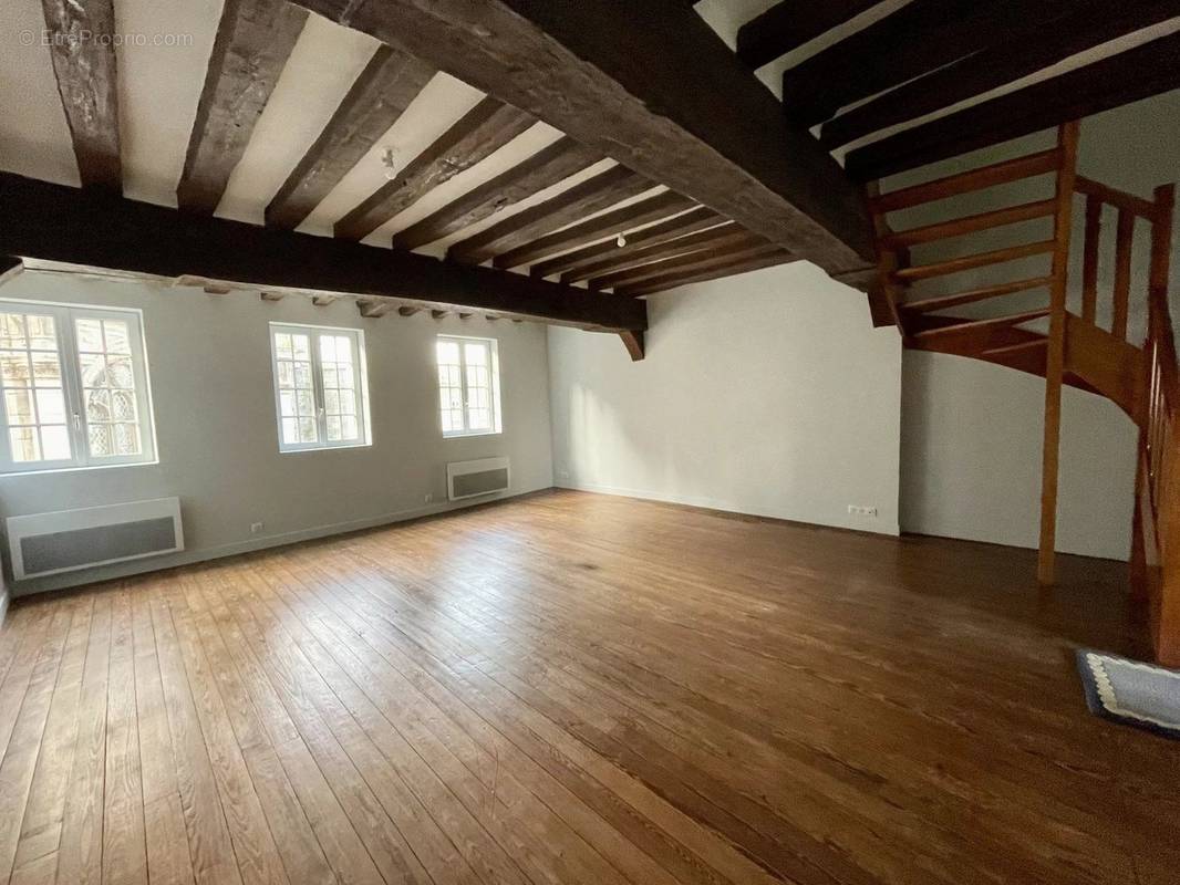 Appartement à HOUDAN