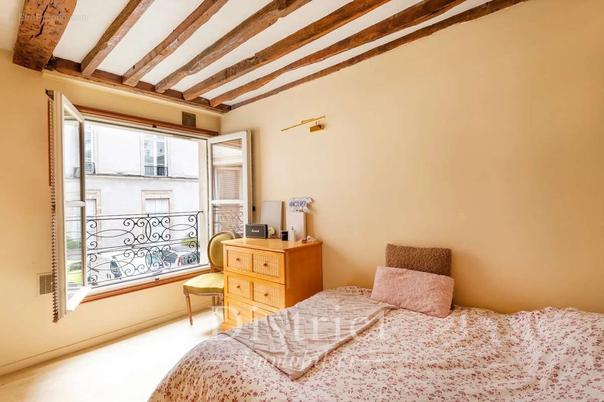 Appartement à PARIS-3E