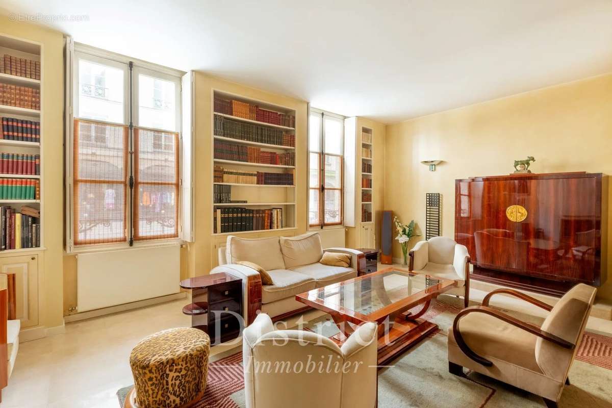 Appartement à PARIS-3E