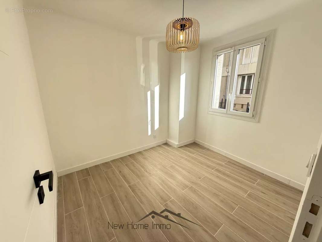 Appartement à MARSEILLE-4E