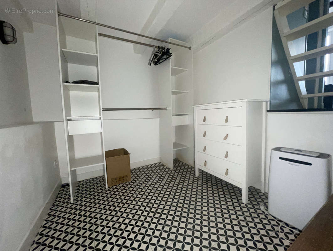 Appartement à MARSEILLE-4E