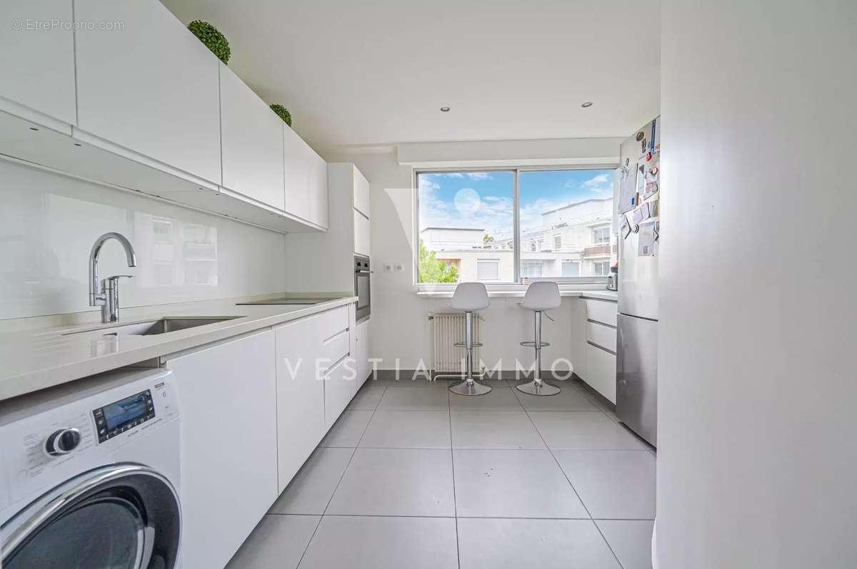 Appartement à NEUILLY-SUR-SEINE