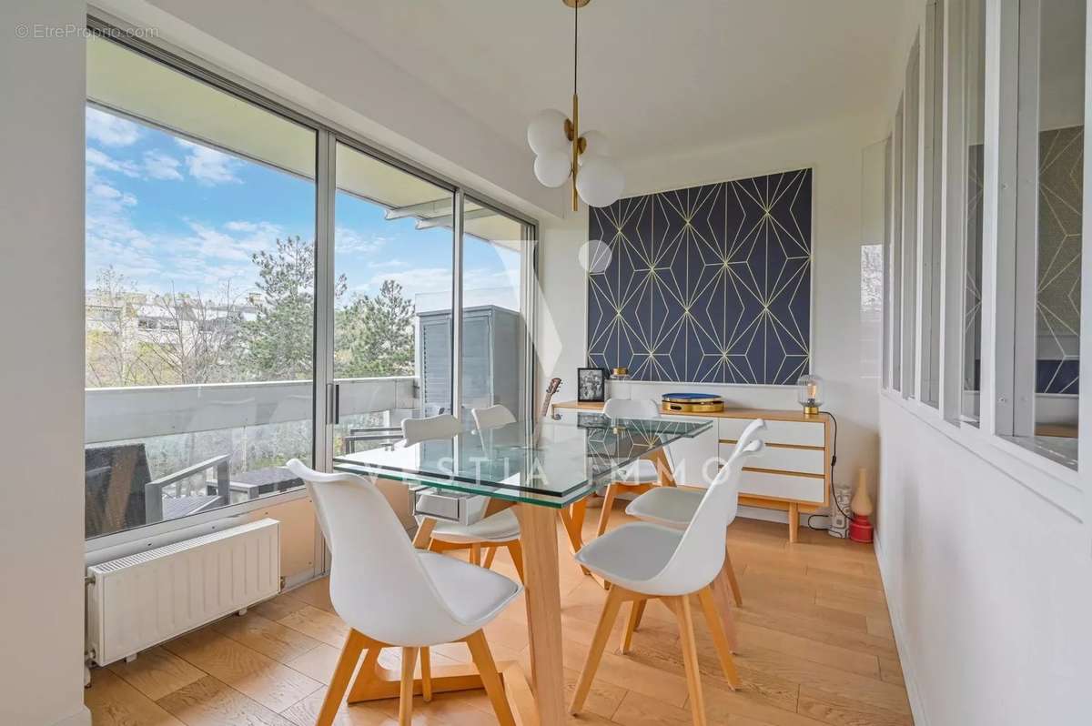 Appartement à NEUILLY-SUR-SEINE