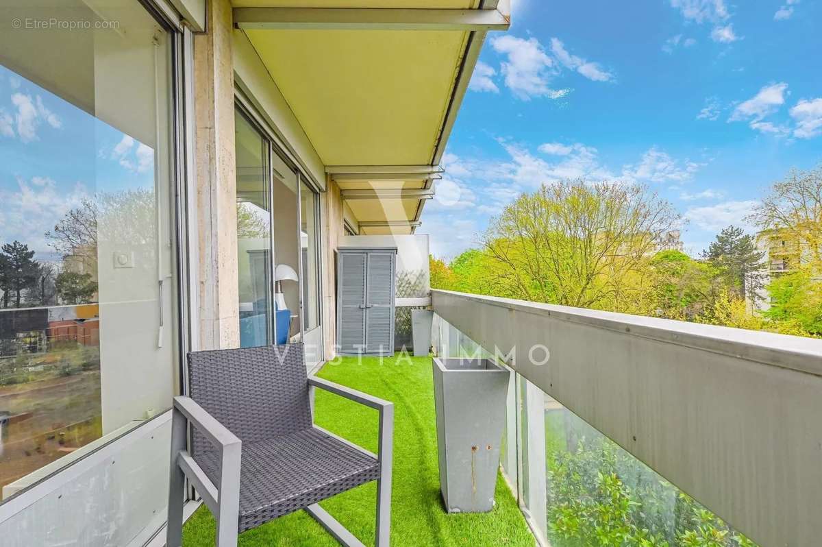 Appartement à NEUILLY-SUR-SEINE