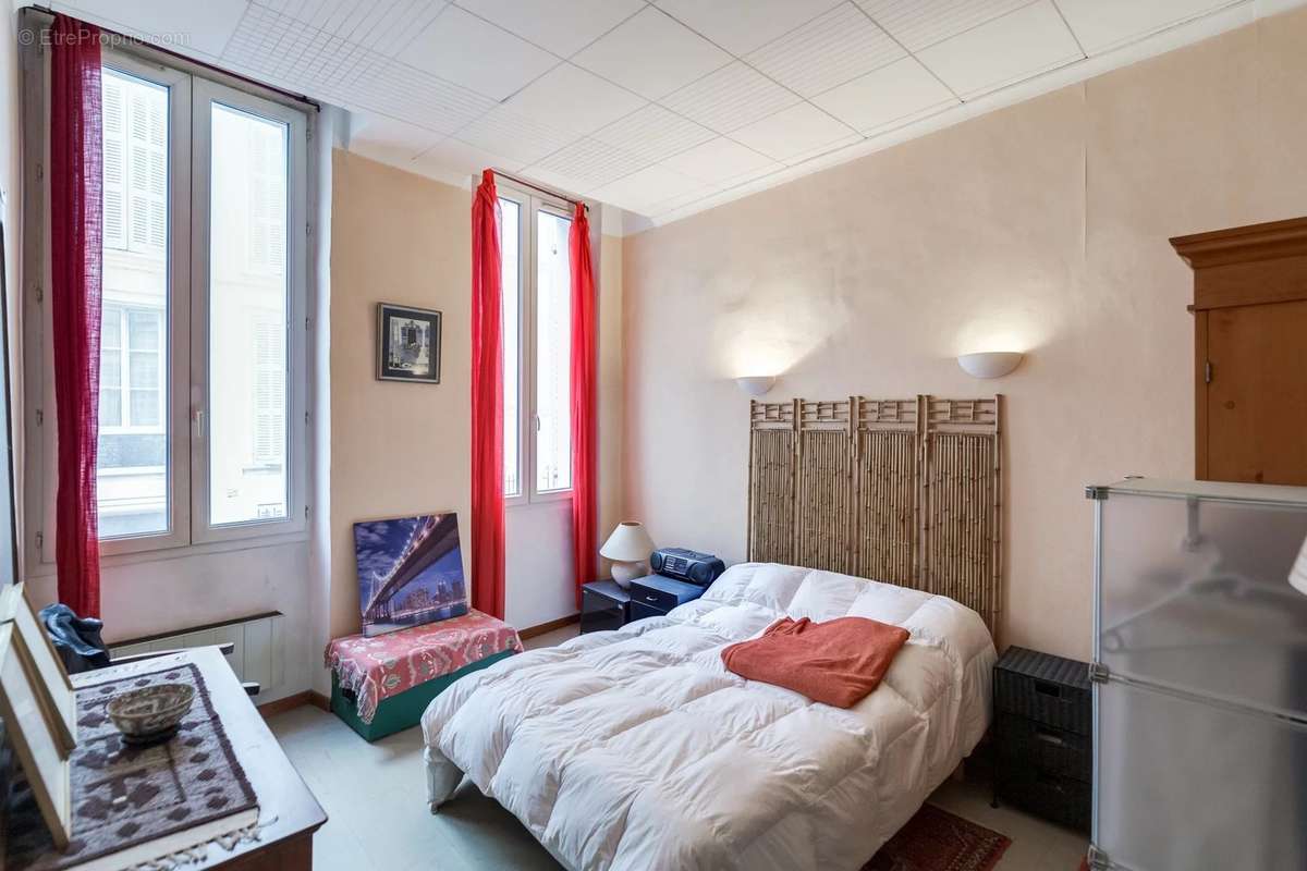 Appartement à MARSEILLE-1E