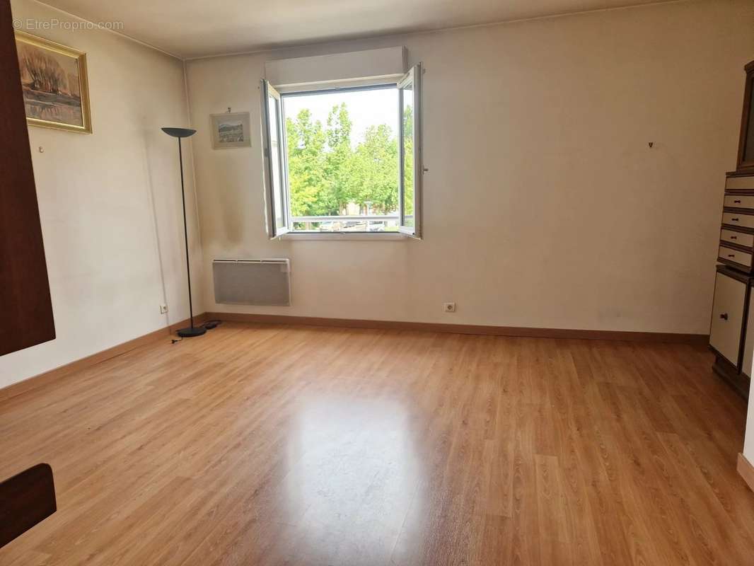 Appartement à MONTIGNY-LE-BRETONNEUX