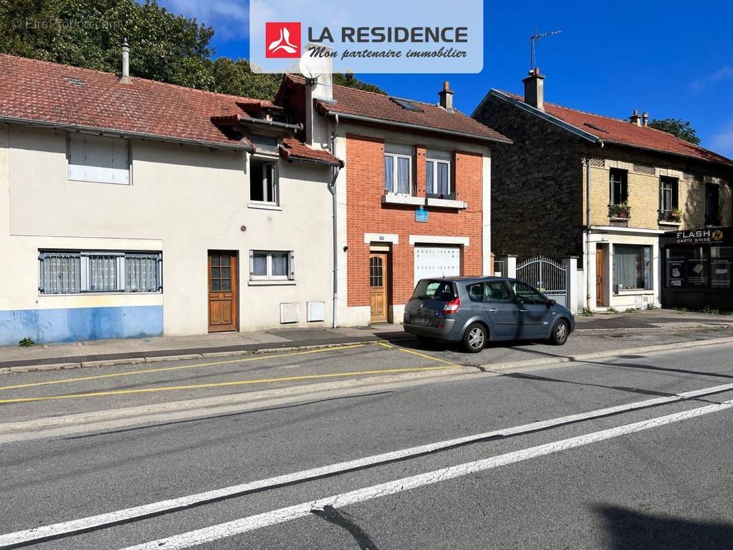 Appartement à HARDRICOURT