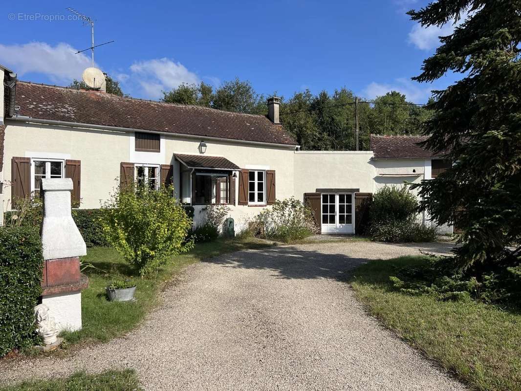 Maison à CHARBUY