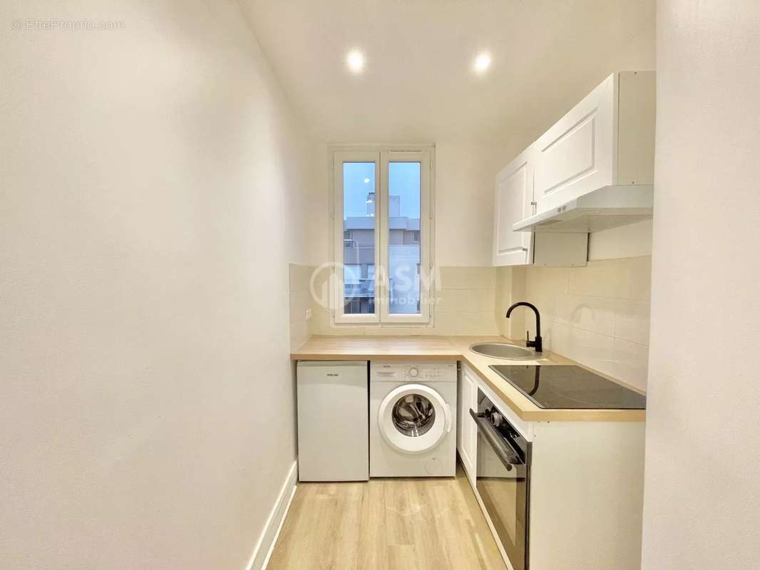 Appartement à COURBEVOIE