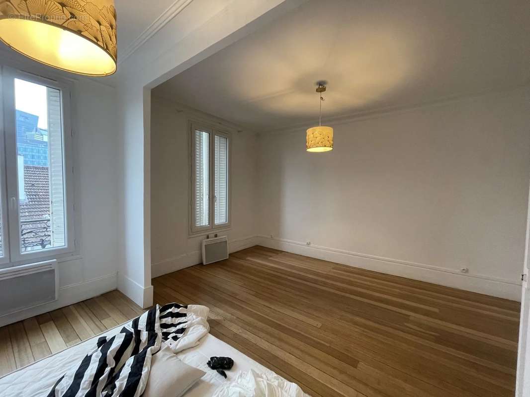 Appartement à COURBEVOIE