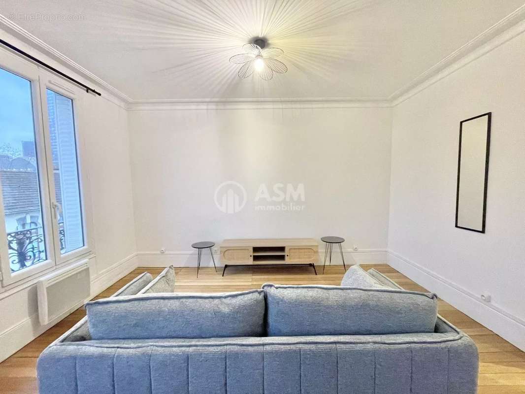 Appartement à COURBEVOIE