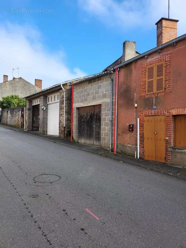 Maison à MAGNAC-LAVAL