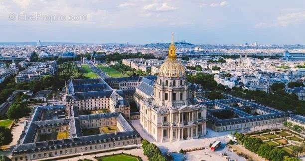 Appartement à PARIS-7E