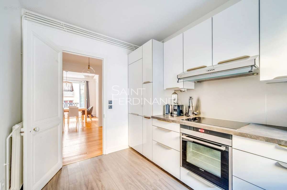 Appartement à NEUILLY-SUR-SEINE