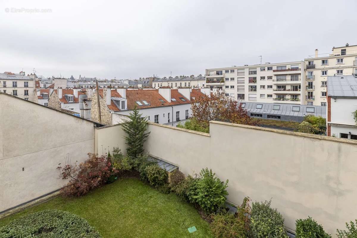 Appartement à PARIS-11E