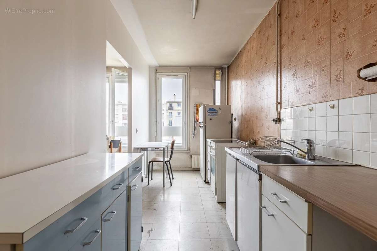 Appartement à PARIS-11E