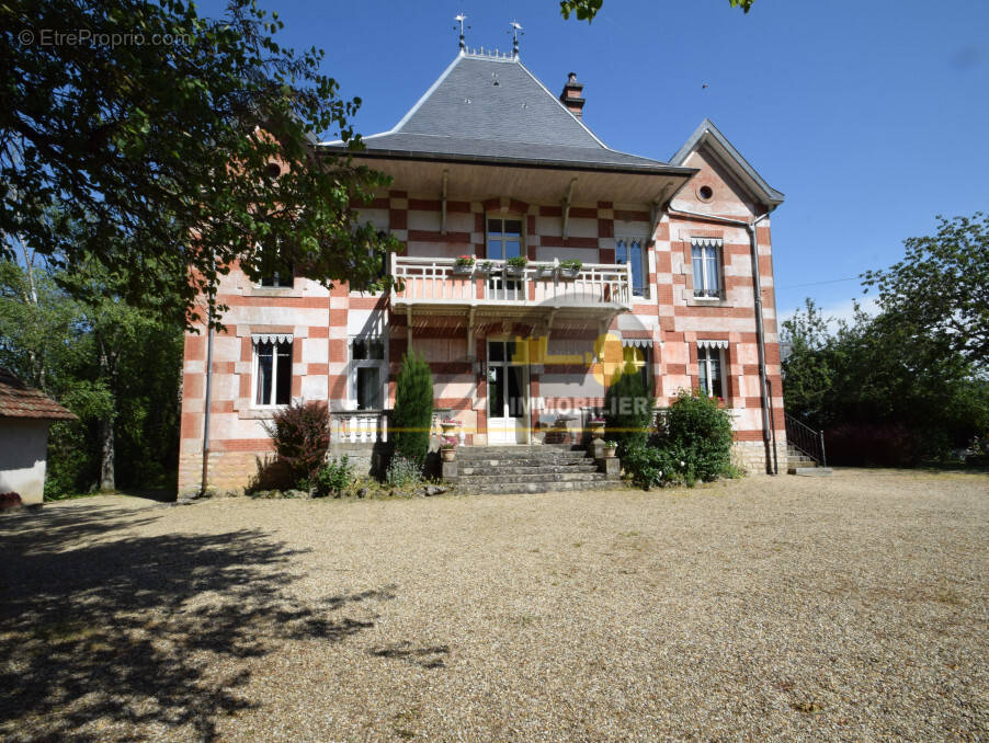 Maison à PIERRE-DE-BRESSE