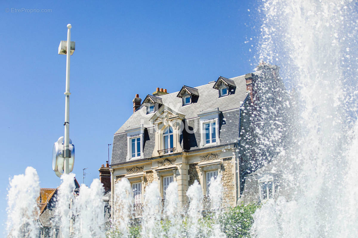 Commerce à DEAUVILLE